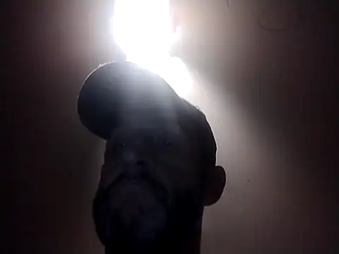 Snapshot of ThickDMatty@xh chatting on February 28, 1:47 am ThickDMattyxh online show from February 28, 1:47 am