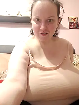 BustyLadyAlma online show from March 17, 8:17 am