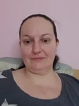 BustyLadyAlma online show from June 13, 7:39 am
