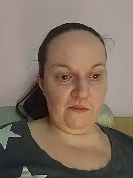 BustyLadyAlma online show from June 21, 6:38 am