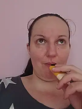 BustyLadyAlma online show from July 4, 6:30 am