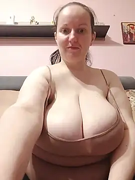 BustyLadyAlma online show from July 17, 7:37 am