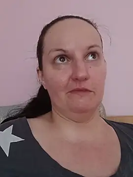 BustyLadyAlma online show from July 18, 7:01 am