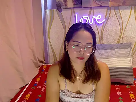 BURBERRY69 online show from February 28, 8:15 am