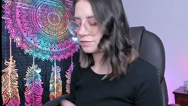 Snapshot of HazelKush chatting on December 16, 8:37 pm HazelKush online show from December 16, 8:37 pm