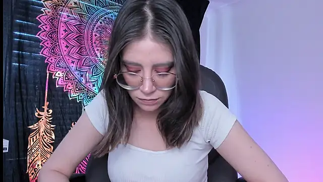 Snapshot of HazelKush chatting on January 10, 6:49 pm HazelKush online show from January 10, 6:49 pm