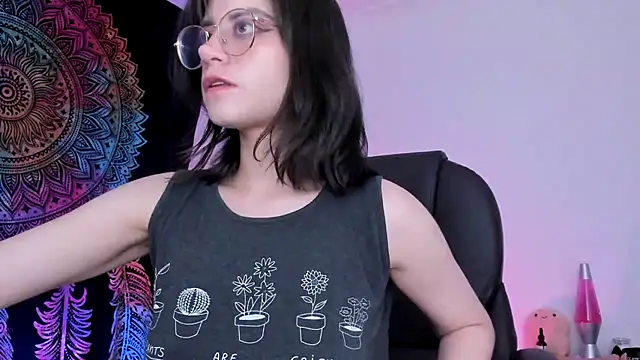 Snapshot of HazelKush chatting on March 20, 1:35 am HazelKush online show from March 20, 1:35 am