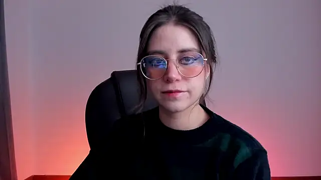 Snapshot of HazelKush chatting on November 18, 9:52 pm HazelKush online show from November 18, 9:52 pm