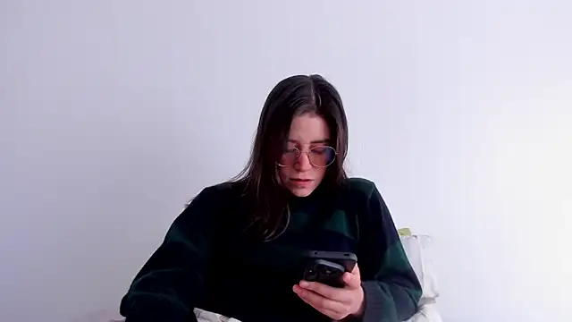 HazelKush online show from December 20, 2:02 pm