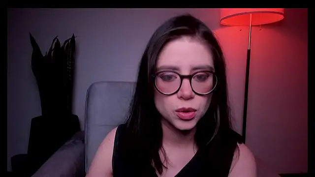 Snapshot of HazelKush chatting on April 3, 8:18 pm HazelKush online show from April 3, 8:18 pm