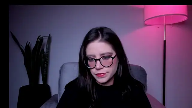 Snapshot of HazelKush chatting on April 15, 10:10 pm HazelKush online show from April 15, 10:10 pm