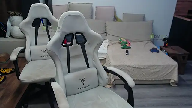 Sunny-Girl1 online show from March 1, 7:05 pm