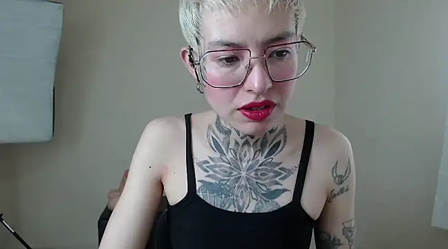 Snapshot of ArrangedFoot chatting on February 7, 10:30 pm ArrangedFoot online show from February 7, 10:30 pm