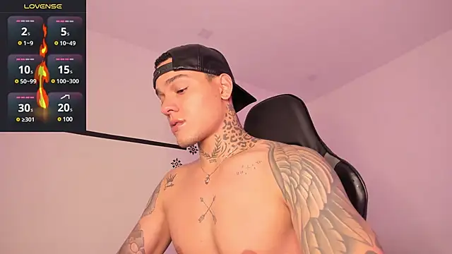 Snapshot of ImDominike chatting on December 16, 12:48 am ImDominike online show from December 16, 12:48 am