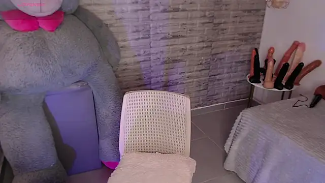 TinnaCobb online show from March 19, 4:11 pm