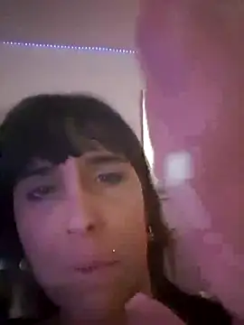 Snapshot of misscectito13 chatting on June 8, 1:33 pm misscectito13 online show from June 8, 1:33 pm