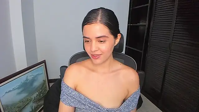 Snapshot of mia_collins_x chatting on November 2, 12:24 am mia collins x online show from November 2, 12:24 am