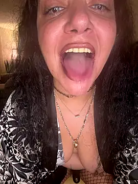 PichyPrettyPussy online show from November 20, 7:46 pm