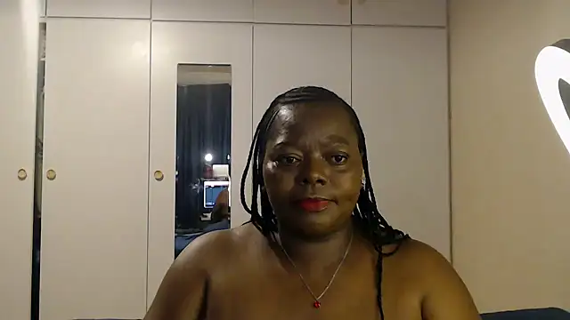 Snapshot of MatureBoobsDiva chatting on October 12, 7:02 pm MatureBoobsDiva online show from October 12, 7:02 pm