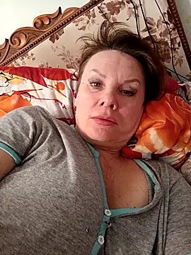 Snapshot of _lady_red_ chatting on January 7, 8:42 pm lady red online show from January 7, 8:42 pm