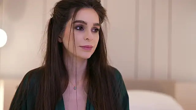 DoviaClaire online show from February 12, 8:20 am