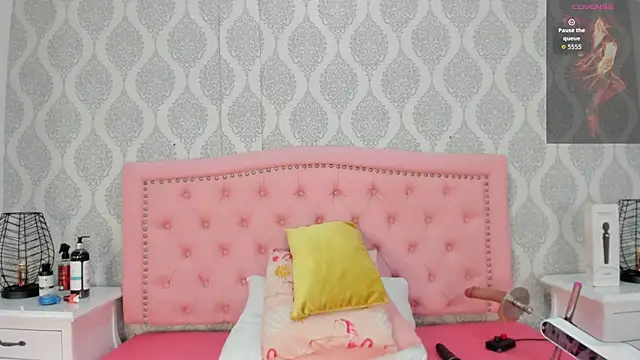 Princsgirl  online show from June 14, 7:05 pm