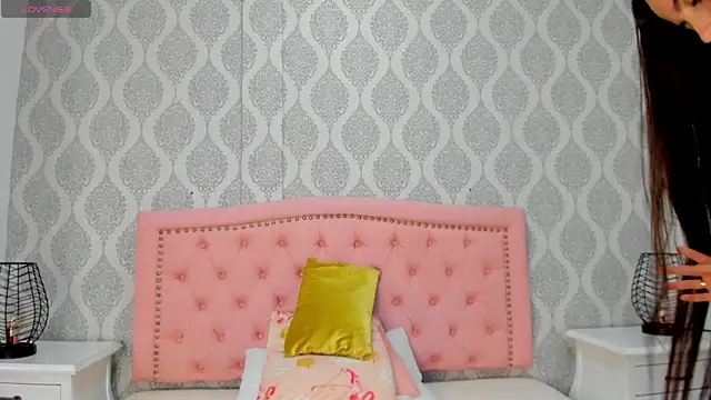 Princsgirl  online show from July 5, 7:32 pm