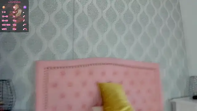 Princsgirl  online show from July 16, 7:20 pm