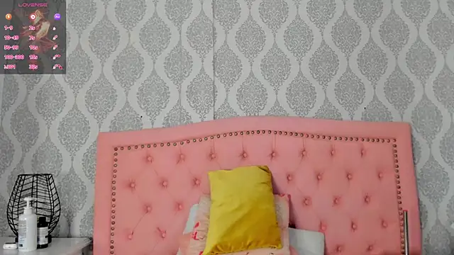 Princsgirl  online show from July 19, 5:38 pm