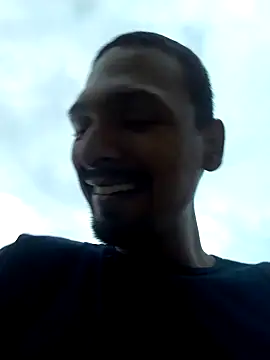 Snapshot of Sirius_5 chatting on December 14, 10:50 pm Sirius 5 online show from December 14, 10:50 pm