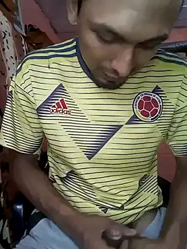 Snapshot of Sirius_5 chatting on December 16, 10:34 pm Sirius 5 online show from December 16, 10:34 pm