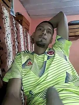 Snapshot of Sirius_5 chatting on December 17, 6:02 am Sirius 5 online show from December 17, 6:02 am