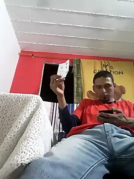 Snapshot of Sirius_5 chatting on December 18, 4:20 am Sirius 5 online show from December 18, 4:20 am