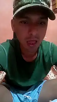 Snapshot of Sirius_5 chatting on January 2, 6:29 am Sirius 5 online show from January 2, 6:29 am