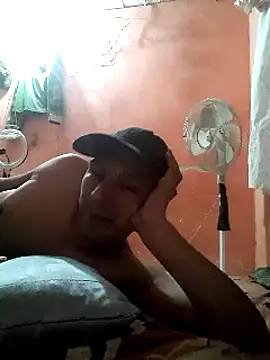 Snapshot of Sirius_5 chatting on January 3, 12:22 am Sirius 5 online show from January 3, 12:22 am