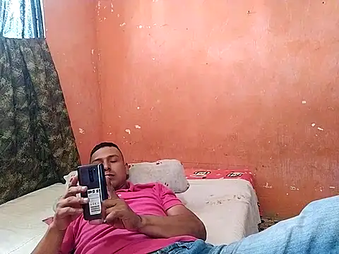 Snapshot of Sirius_5 chatting on October 9, 5:33 pm Sirius 5 online show from October 9, 5:33 pm