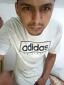 Snapshot of Sirius_5 chatting on November 12, 3:29 am Sirius 5 online show from November 12, 3:29 am