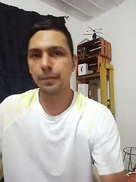 Snapshot of Sirius_5 chatting on November 23, 12:10 am Sirius 5 online show from November 23, 12:10 am