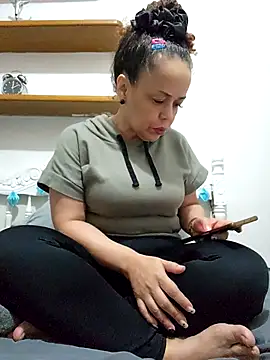 Snapshot of BadMicaela1 chatting on November 29, 5:10 am BadMicaela1 online show from November 29, 5:10 am