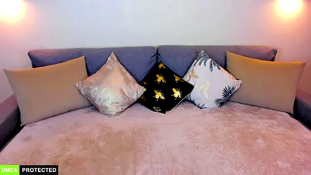 Snapshot of TheWoman__ chatting on December 2, 6:10 pm TheWoman online show from December 2, 6:10 pm