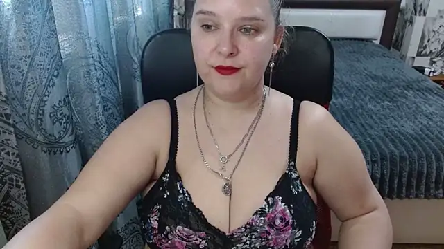 Snapshot of Boolochka chatting on May 5, 11:07 am Boolochka online show from May 5, 11:07 am