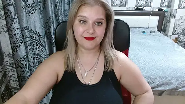 Snapshot of Boolochka chatting on May 19, 8:04 pm Boolochka online show from May 19, 8:04 pm