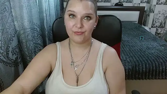 Snapshot of Boolochka chatting on June 3, 1:57 pm Boolochka online show from June 3, 1:57 pm