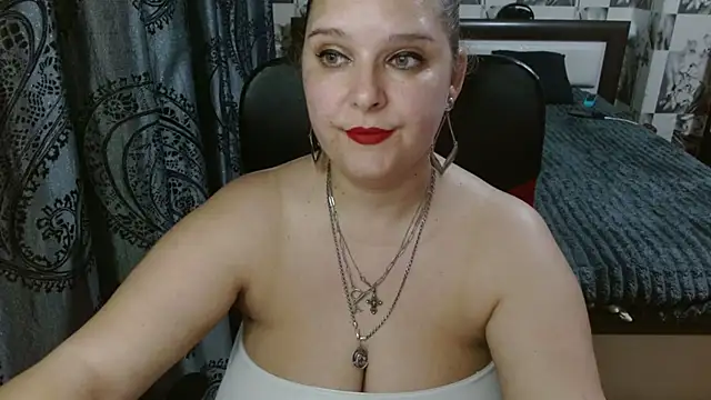Snapshot of Boolochka chatting on June 6, 7:29 pm Boolochka online show from June 6, 7:29 pm