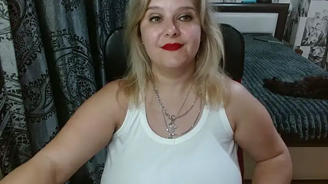Snapshot of Boolochka chatting on June 22, 9:23 pm Boolochka online show from June 22, 9:23 pm