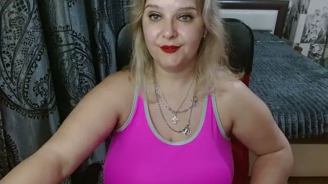 Snapshot of Boolochka chatting on June 23, 7:45 pm Boolochka online show from June 23, 7:45 pm