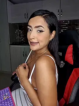 Snapshot of Shantal_Lovee chatting on December 22, 12:07 am Shantal Lovee online show from December 22, 12:07 am