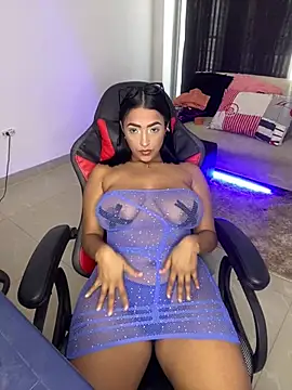 Snapshot of Shantal_Lovee chatting on January 13, 3:58 pm Shantal Lovee online show from January 13, 3:58 pm