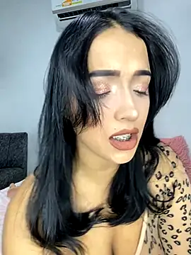 Snapshot of Shantal_Lovee chatting on November 18, 9:19 pm Shantal Lovee online show from November 18, 9:19 pm