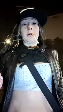 Snapshot of Babii_Nova chatting on December 19, 6:56 am Babii Nova online show from December 19, 6:56 am